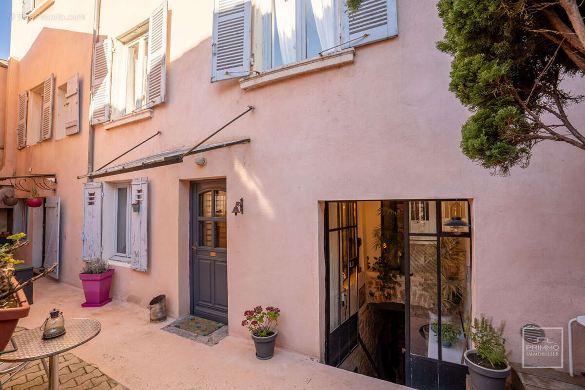 Maison à FONTAINES-SUR-SAONE