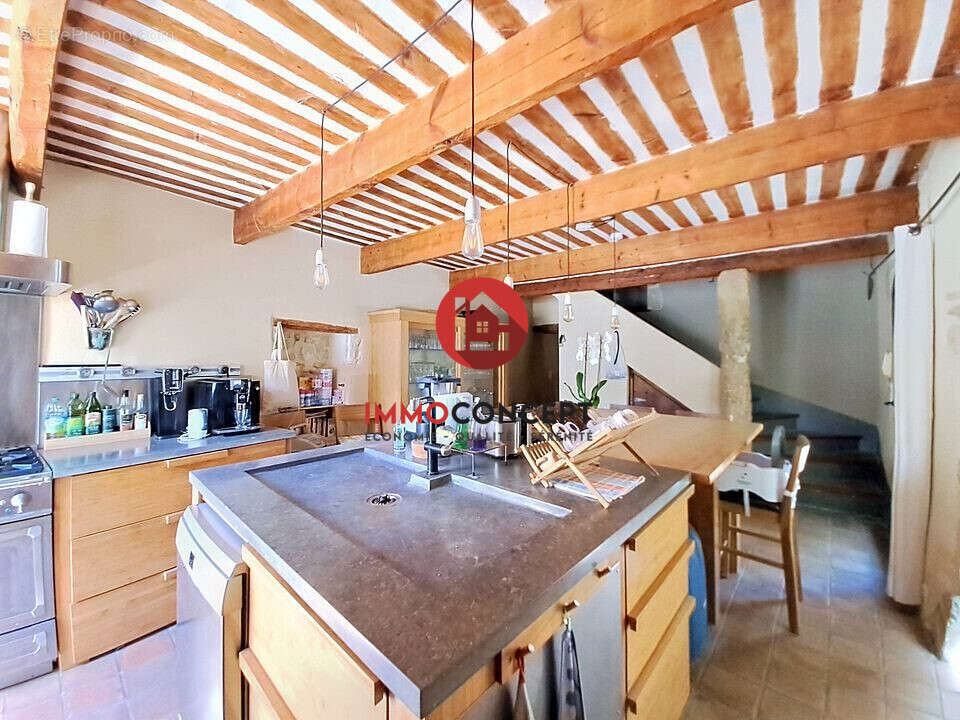 Maison 195 m² à Roquemaure  - photo 3