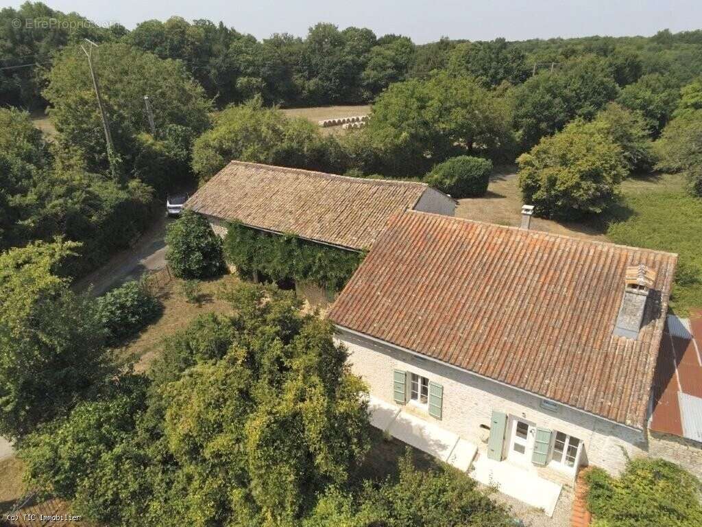 Maison à VILLEFAGNAN