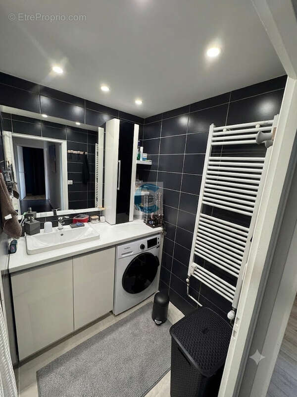 Appartement T4 avec garage, cave, balcons   La Roche-sur-Foron (74800) - photo 2