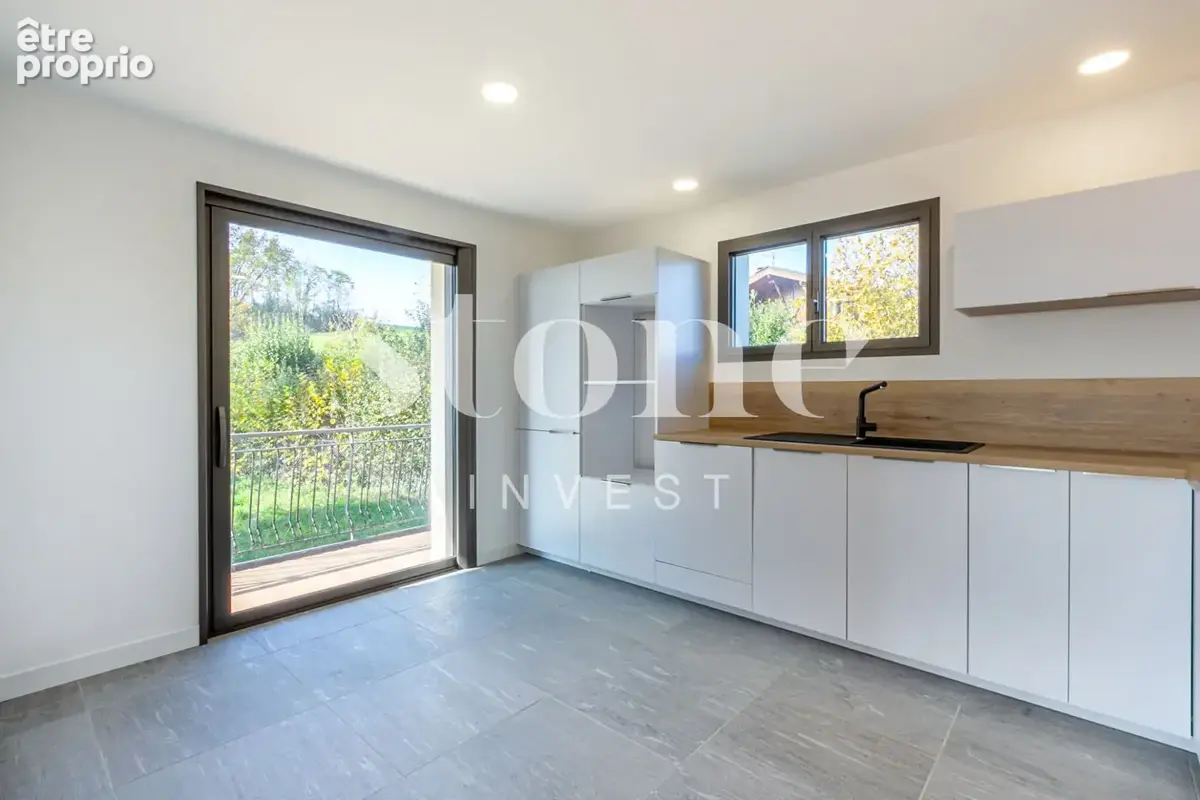 T6 duplex de 217 m² rénové avec garage et jardin privatif de 400 m² . - photo 4