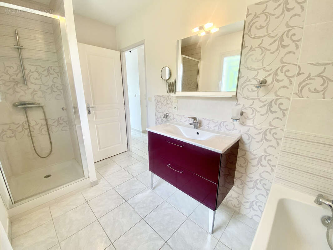 Maison à VAUX-SUR-MER