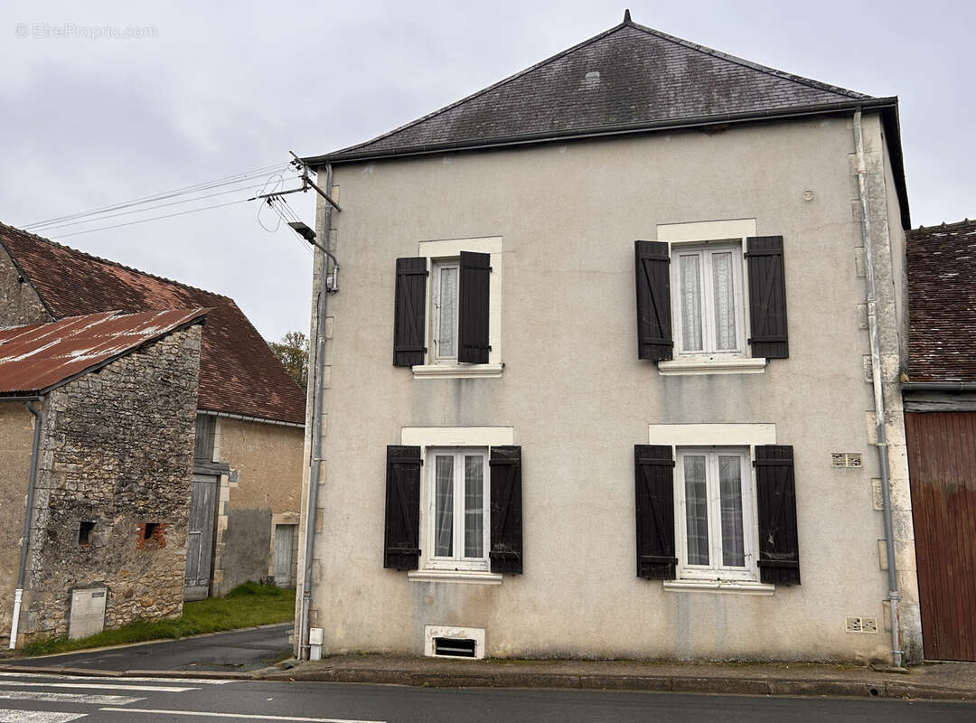 Maison à THENAY