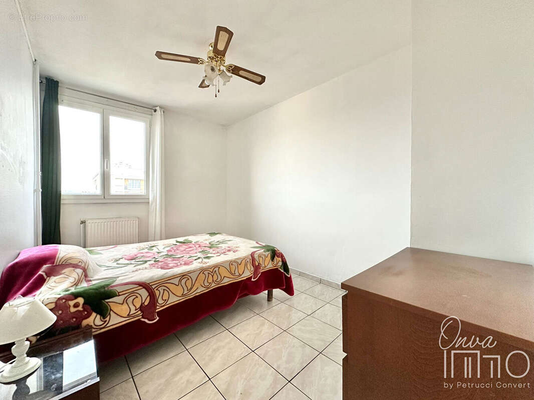 Gratte-Ciel - T4 /T5 de 85m² avec balcon, parking et cave - photo 10