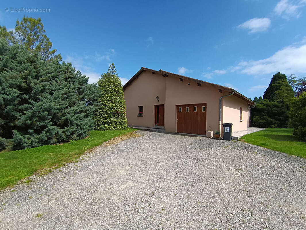 Maison à SAINT-PRIEST-SOUS-AIXE