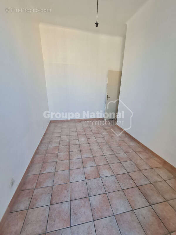 Appartement à MARSEILLE-1E