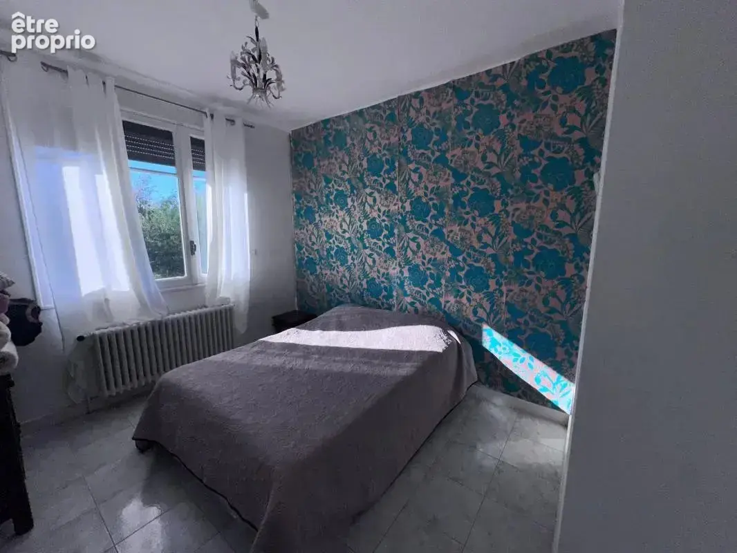 Maison de 160 m2 avec jardin de 844m2 au calme À Vendre - photo 6