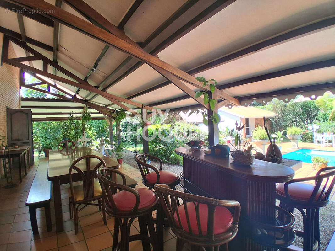 Maison à REMIRE-MONTJOLY