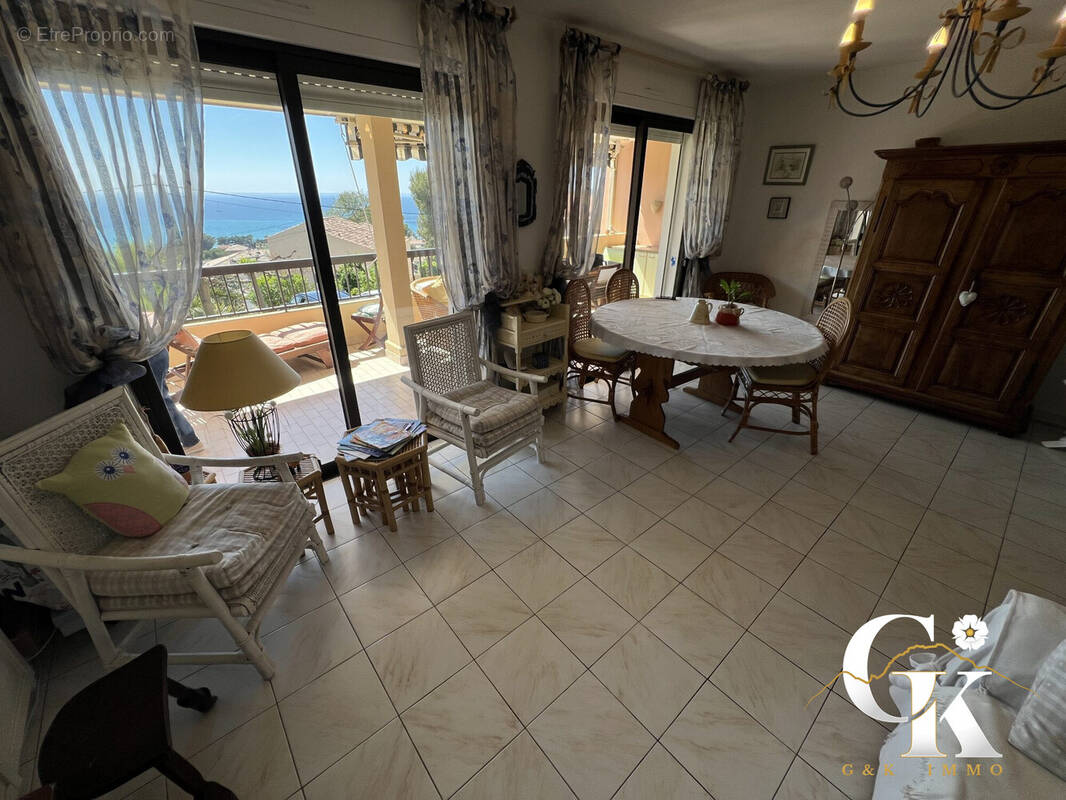 Appartement à SIX-FOURS-LES-PLAGES