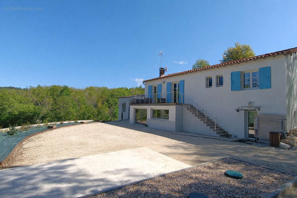 Maison à SARLIAC-SUR-L'ISLE