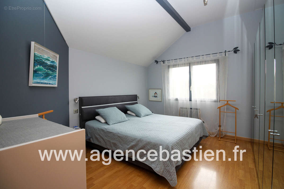 THOIRY   Villa 183 m2 - Vue Mont-Blanc - Studio indépendant - DPE C - Terrain 800 m2 - photo 6