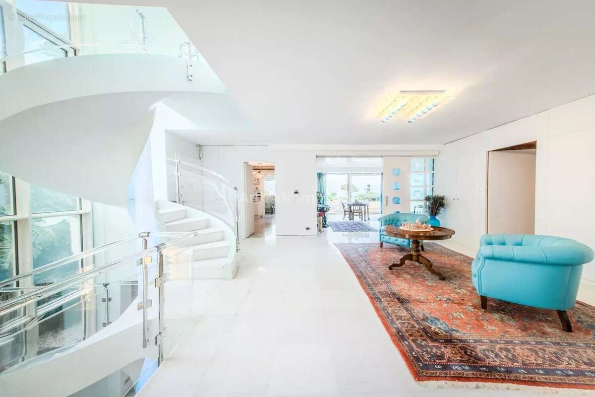 Maison à ROQUEBRUNE-CAP-MARTIN