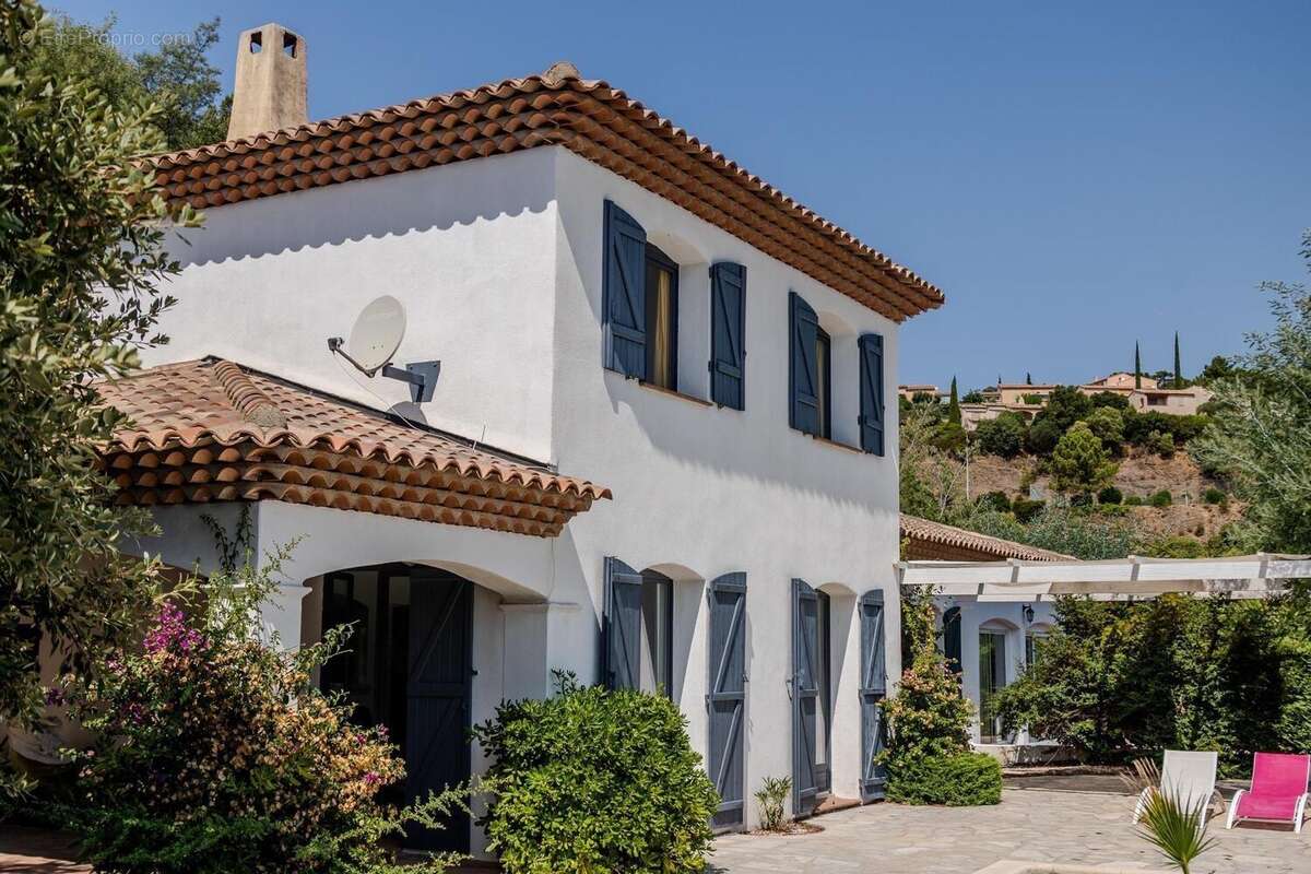 Photo 2 - Maison à ROQUEBRUNE-SUR-ARGENS