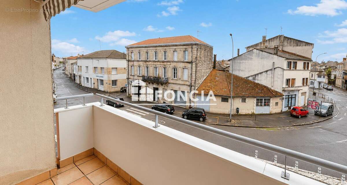 À vendre – Superbe T2 de 50 m² joliement rénové – Résidence Saint-Exupéry à Agen - photo 3