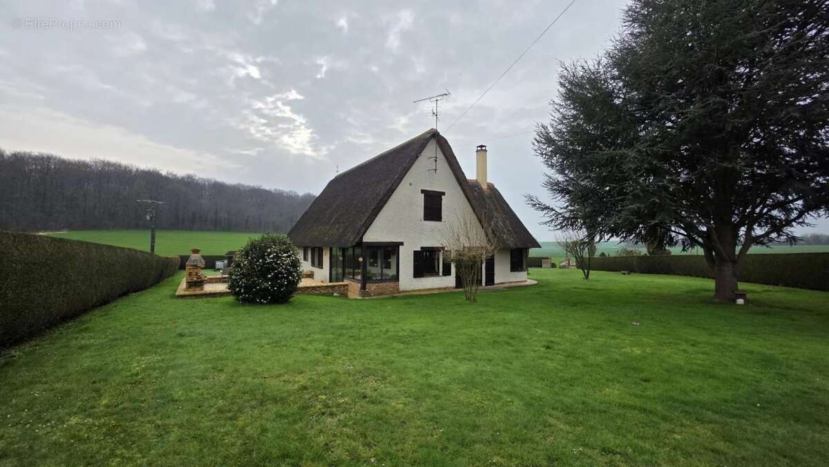 Maison à MILLY-SUR-THERAIN