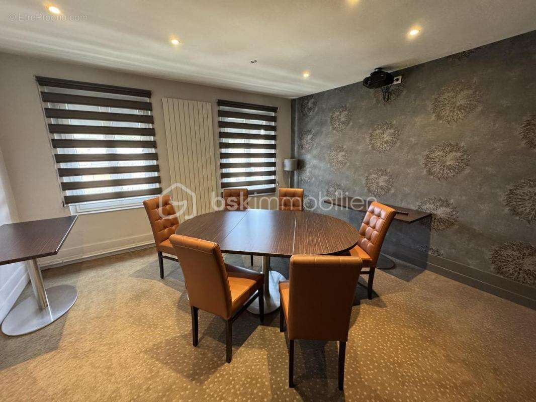 Commerce à ACQUIGNY