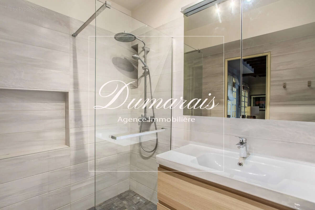 Appartement à PARIS-4E