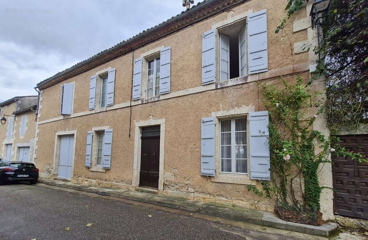 Maison à VALENCE-SUR-BAISE
