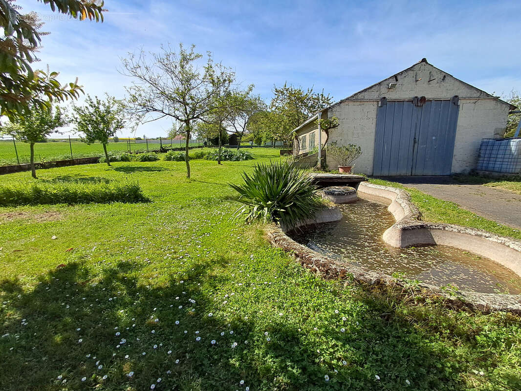 Maison à JAUNAY-CLAN