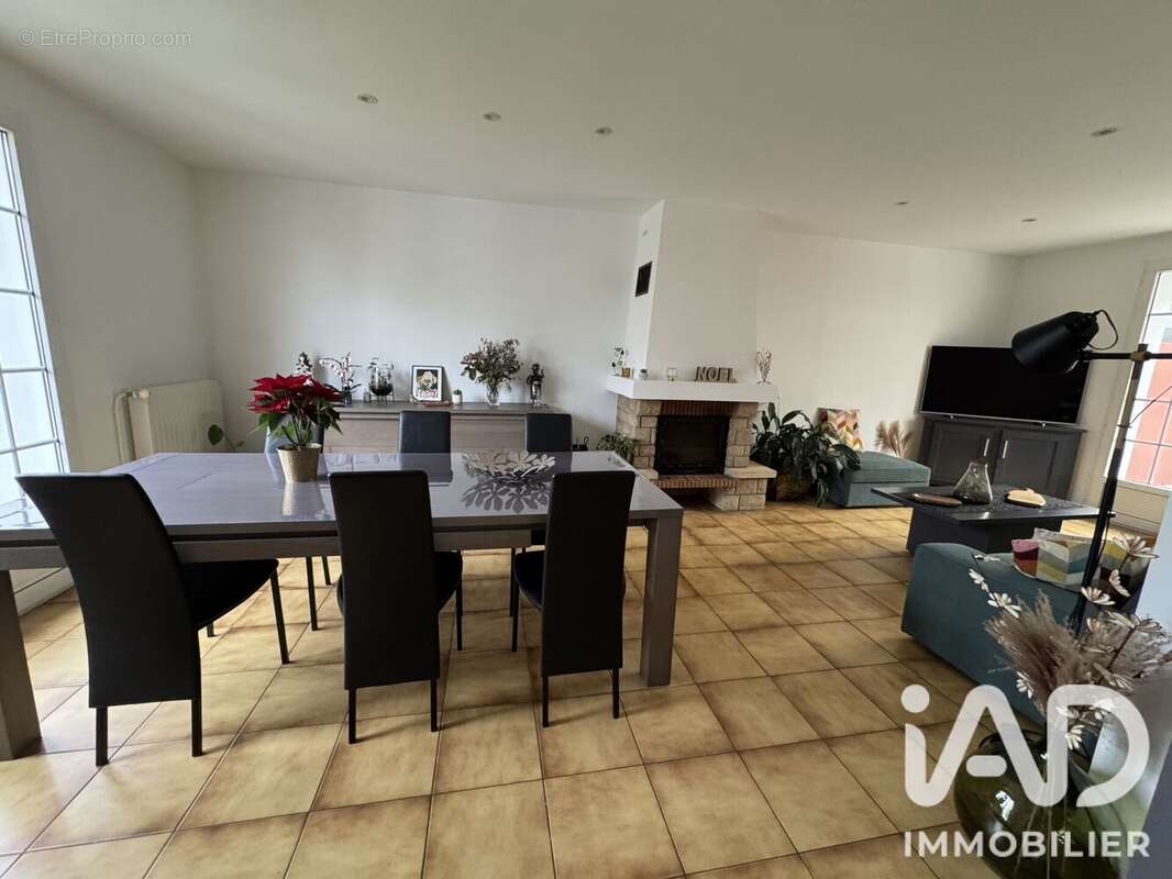Maison 102 m² à Saint-Jean-De-Boiseau  - photo 4