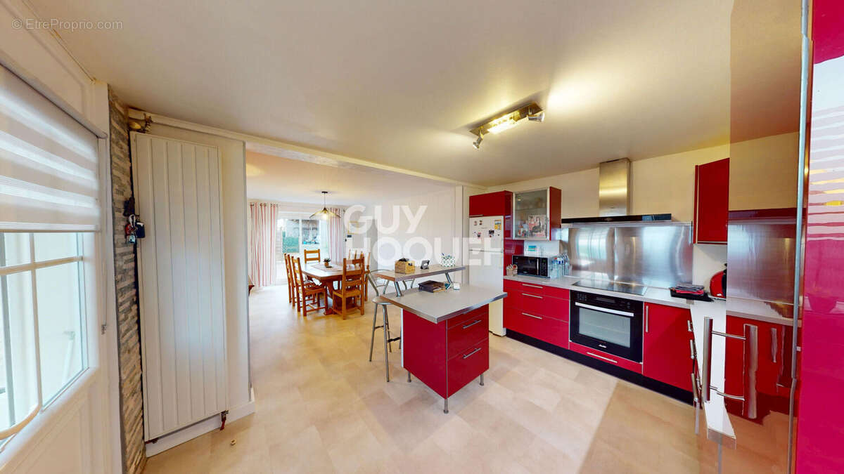 Maison à CHEMILLY-SUR-YONNE