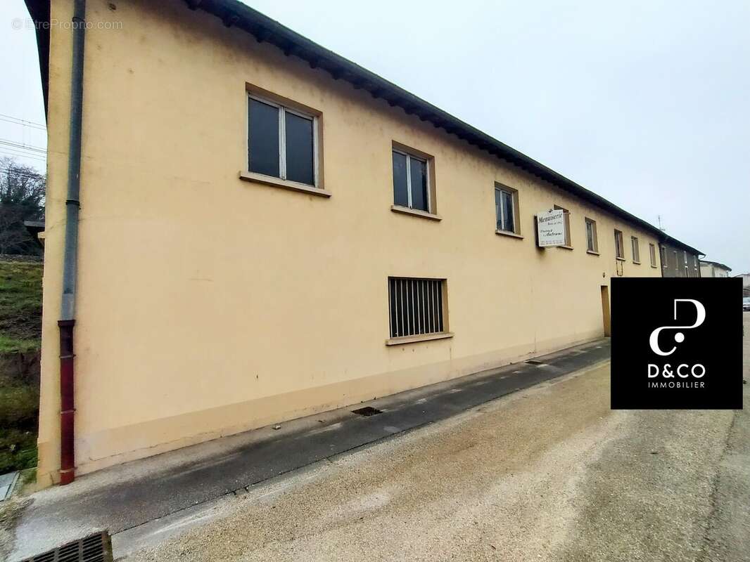 Commerce à SAINT-ALBAIN