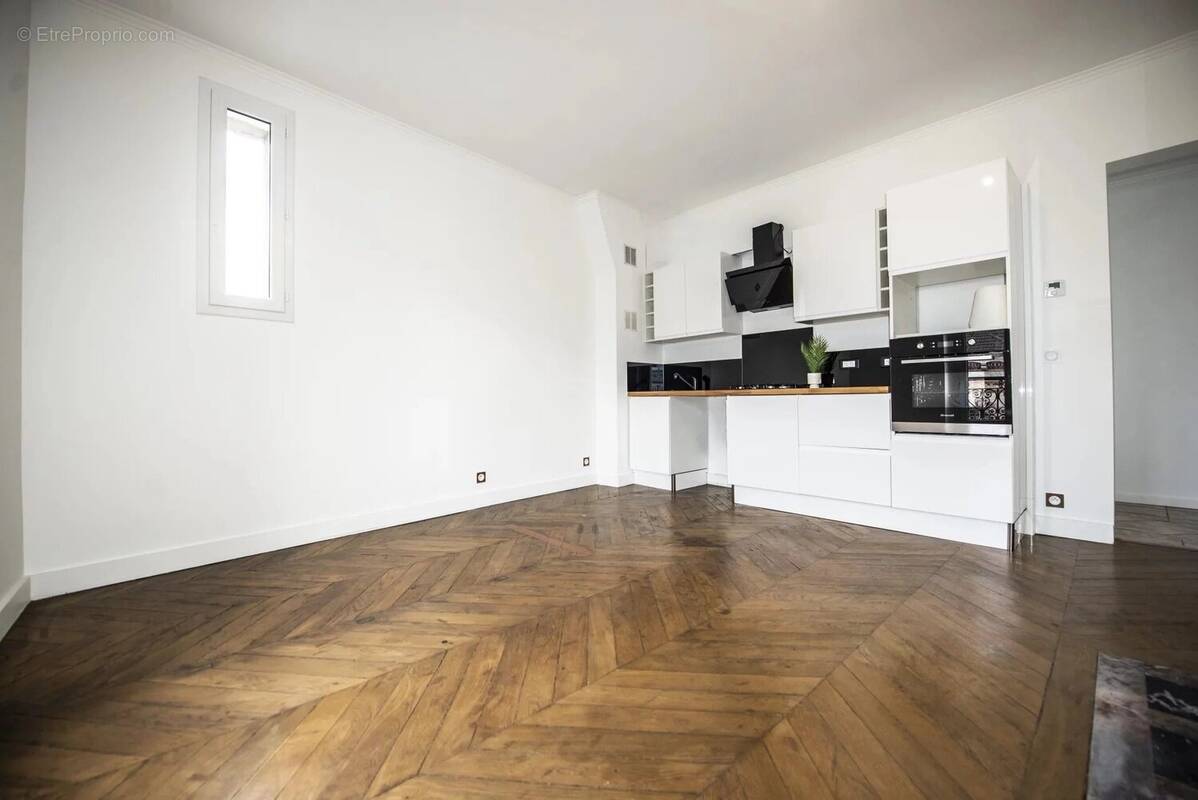 Appartement à PARIS-8E
