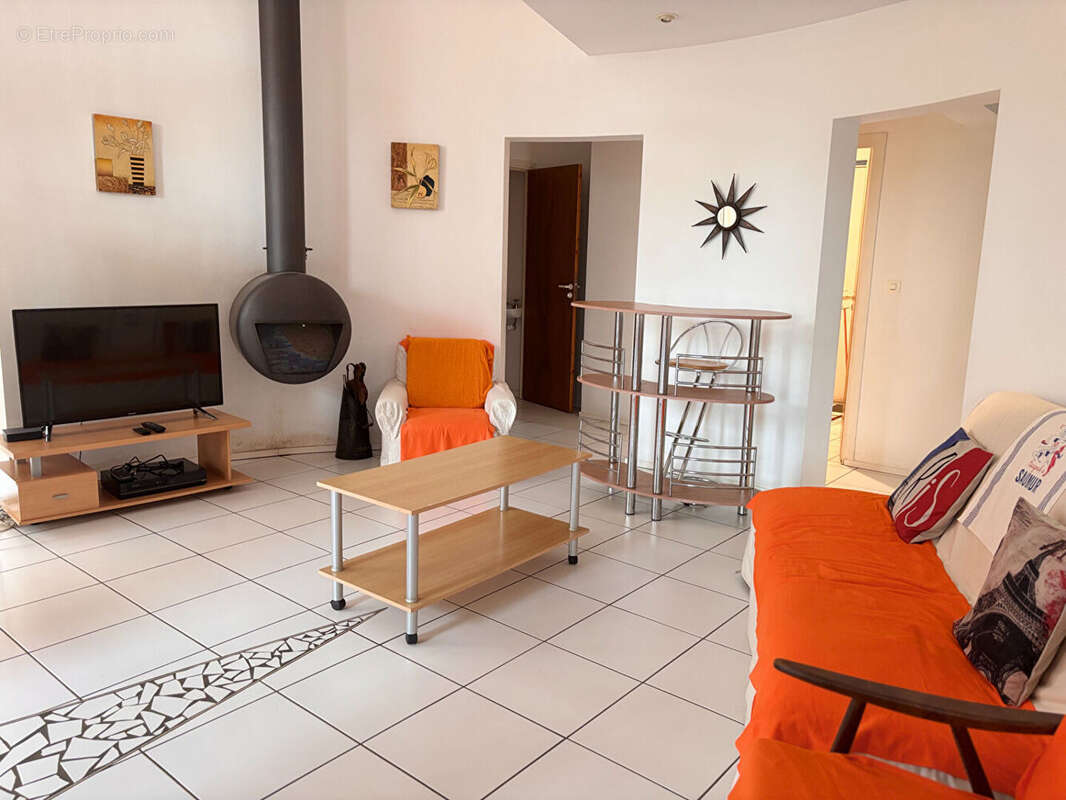 Maison à NUEIL-SUR-LAYON