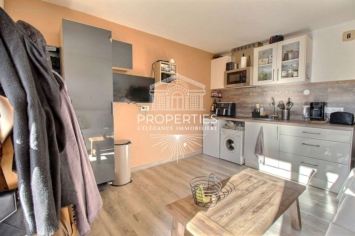 Appartement à BORMES-LES-MIMOSAS