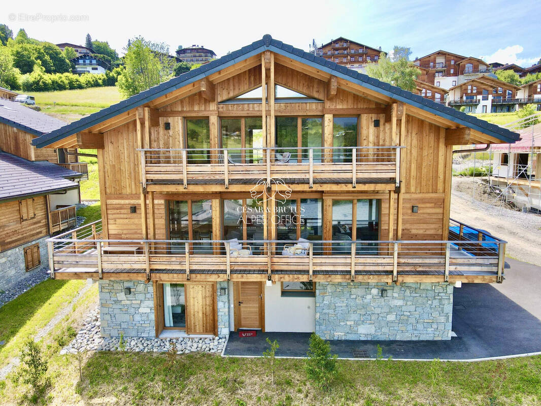 Maison à COMBLOUX