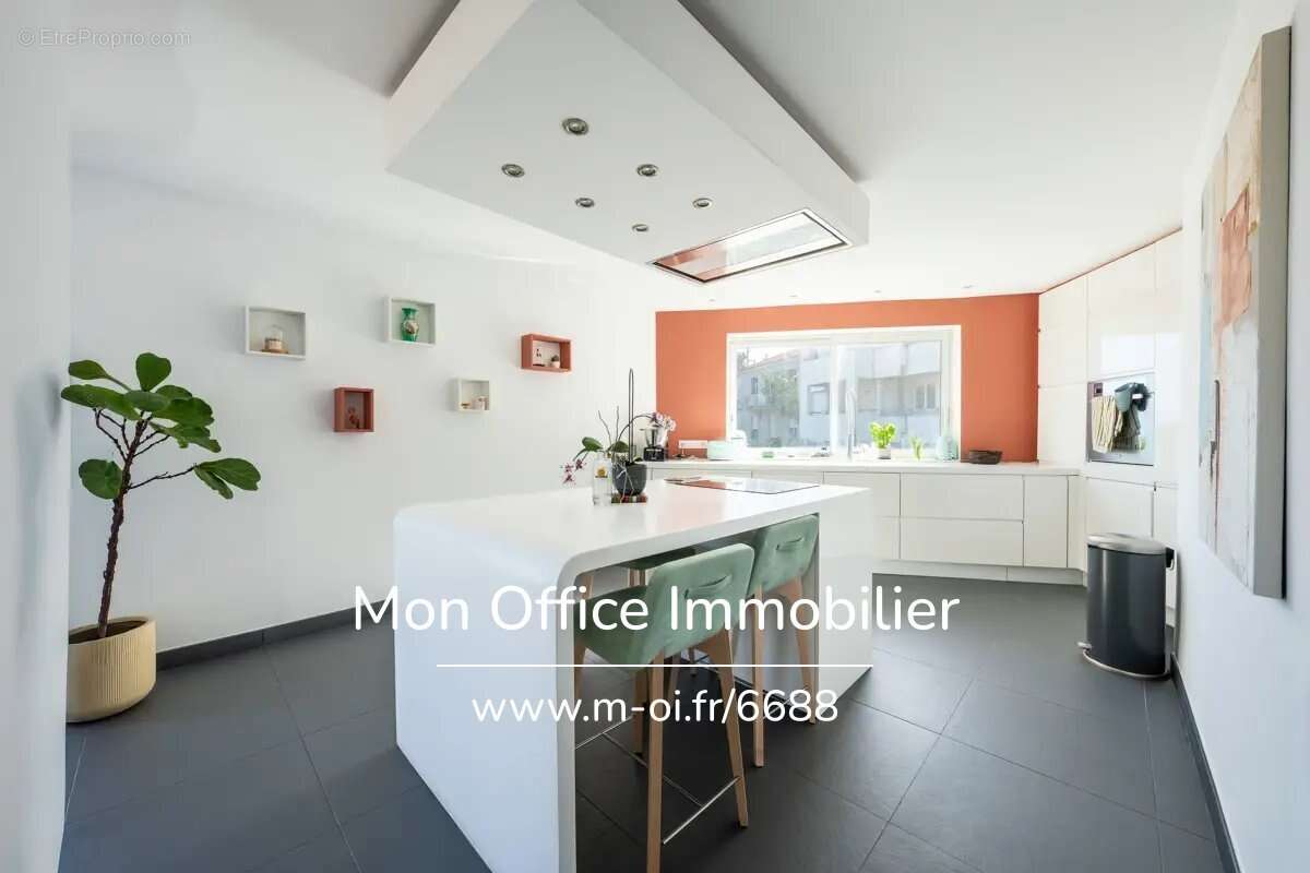 Appartement à MARSEILLE-7E