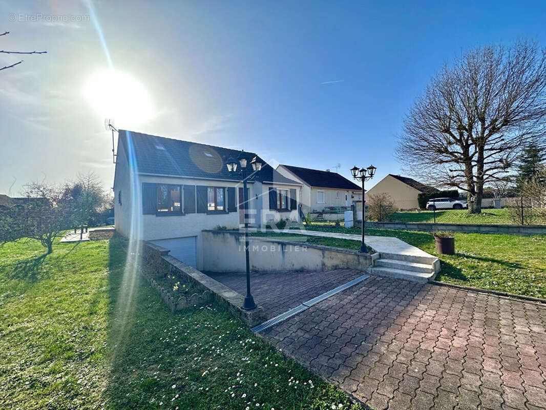 Maison à SOUPPES-SUR-LOING