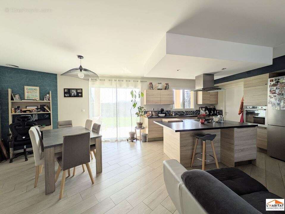 Maison à MONFERRAN-SAVES