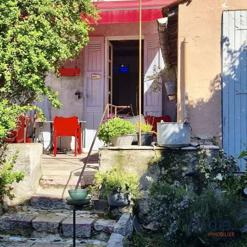 Commerce à LORGUES