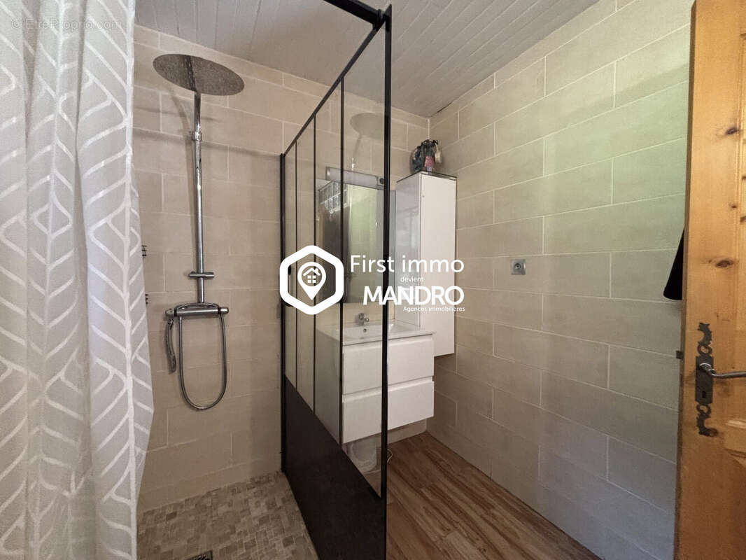 Maison 95 m² à Saint-Michel-De-Llotes  - photo 9