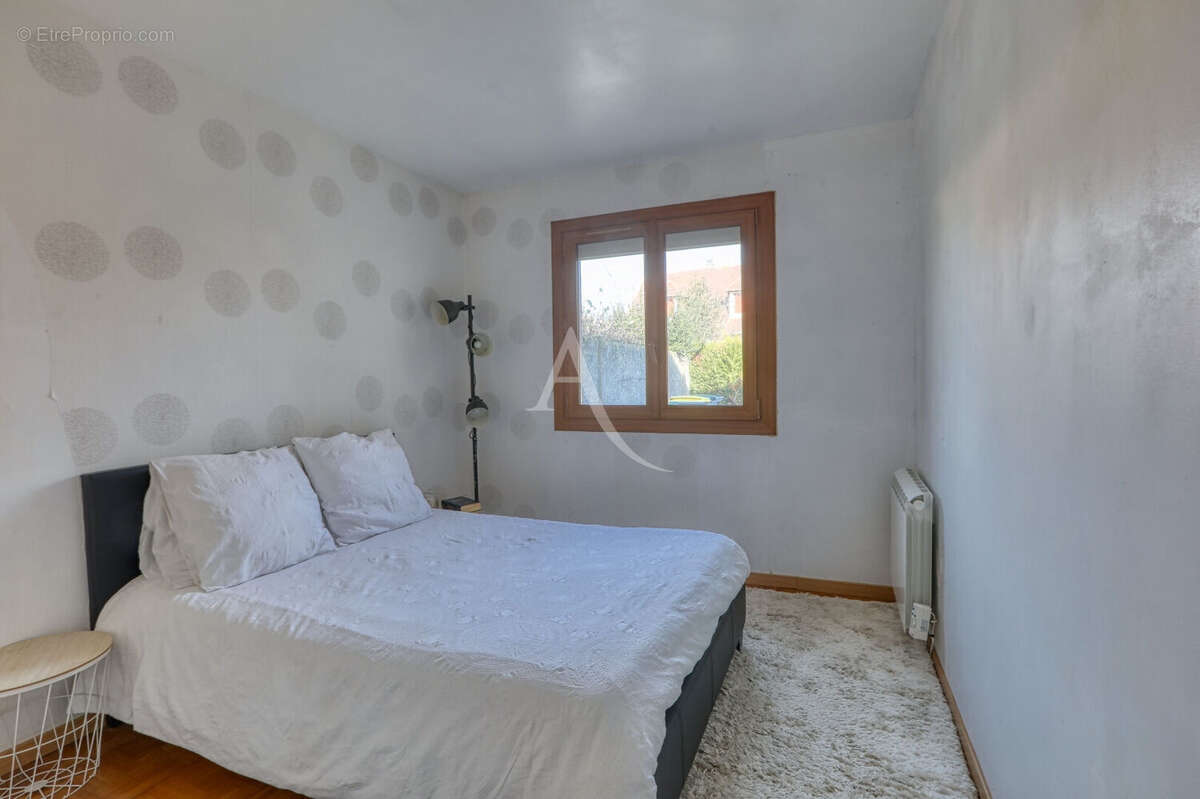 Maison à LES MUREAUX