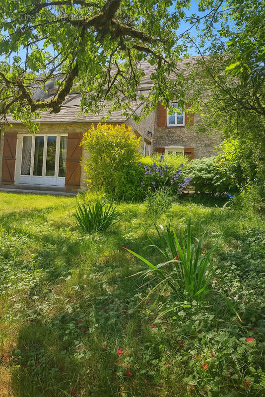 À vendre, maison 4 pièces d'environ 92 m² à BAGNEAUX SUR LOING (77167). - photo 3