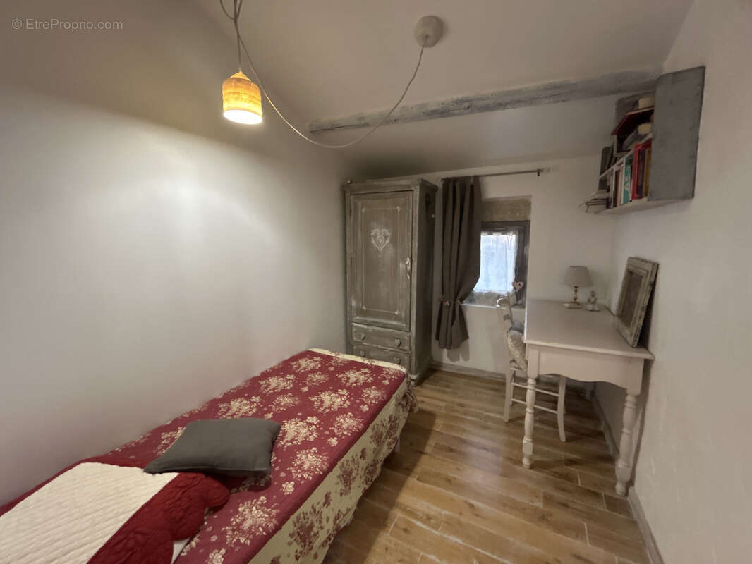 Maison à SAINT-QUENTIN-LA-POTERIE