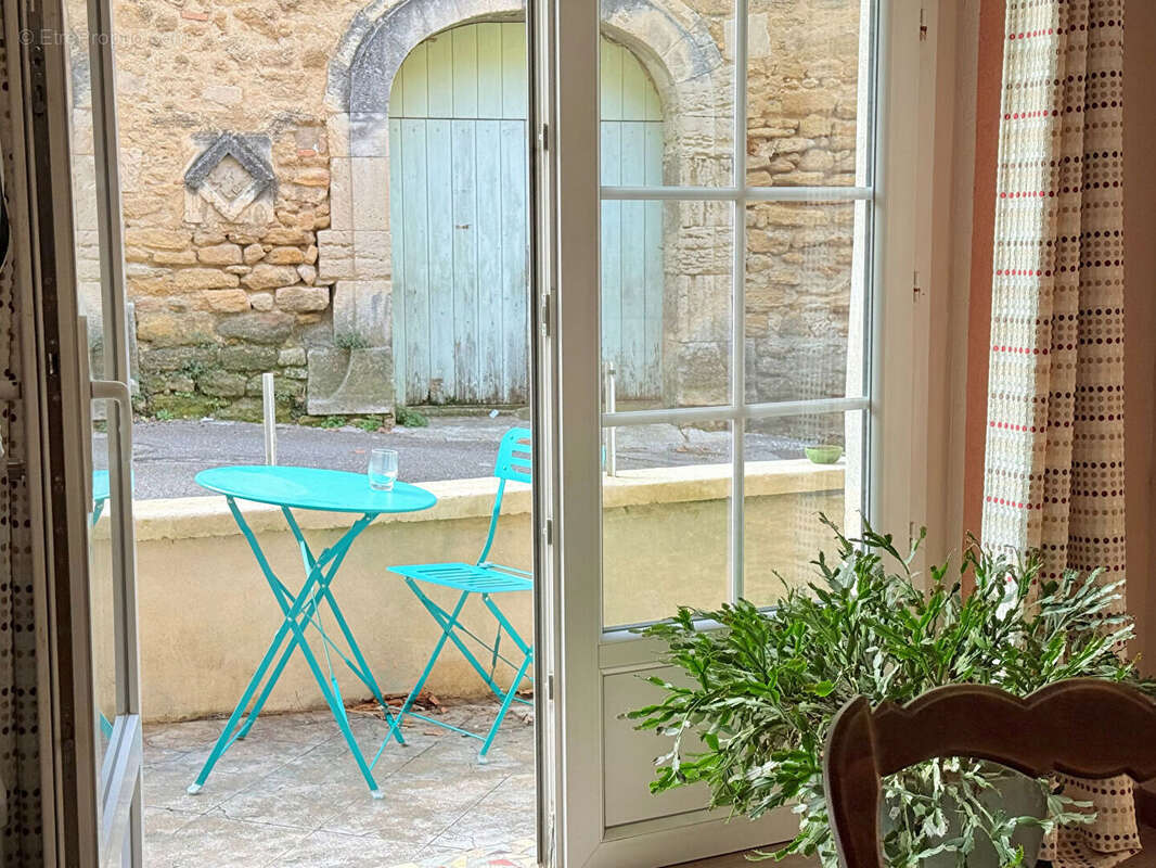 Maison à SUZE-LA-ROUSSE