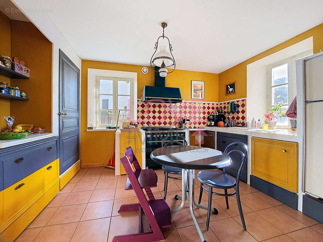 Maison à LA BATIE-MONTGASCON