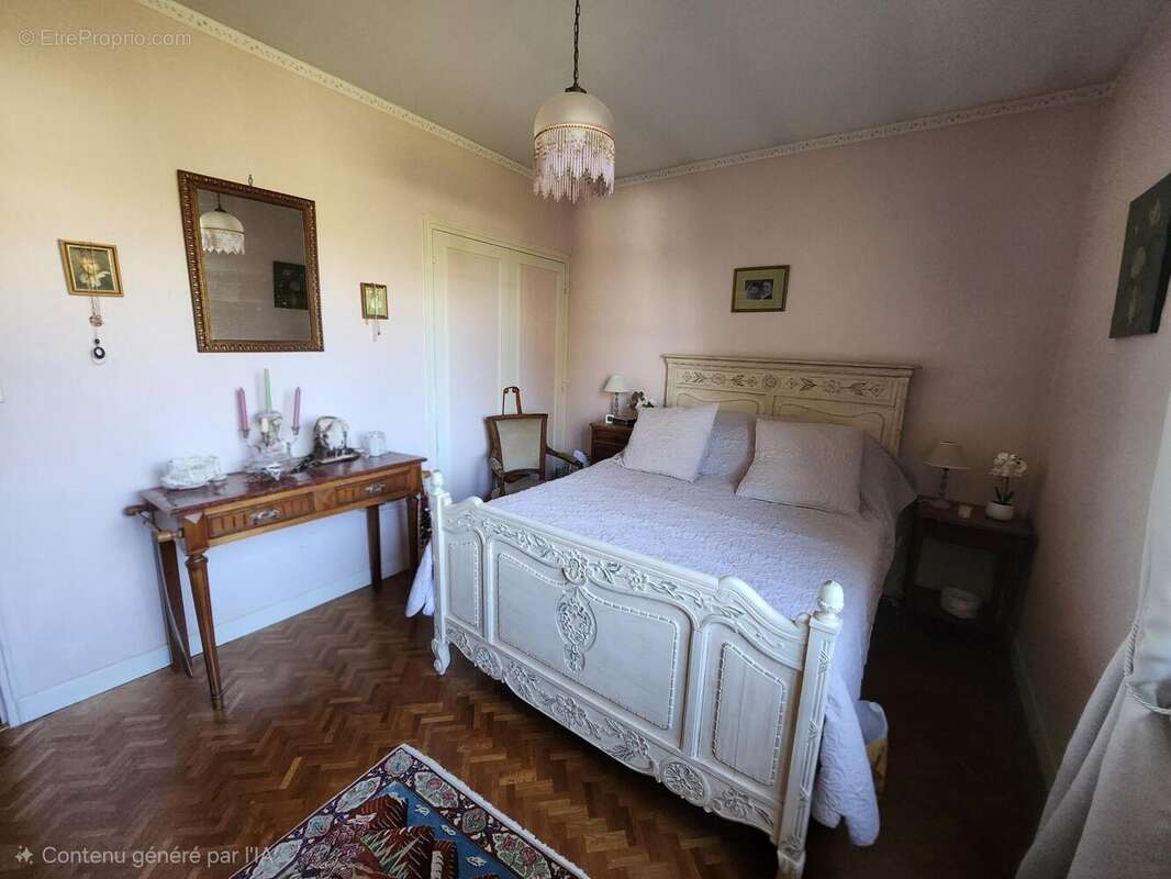 Maison 211 m² à Monguilhem  - photo 7