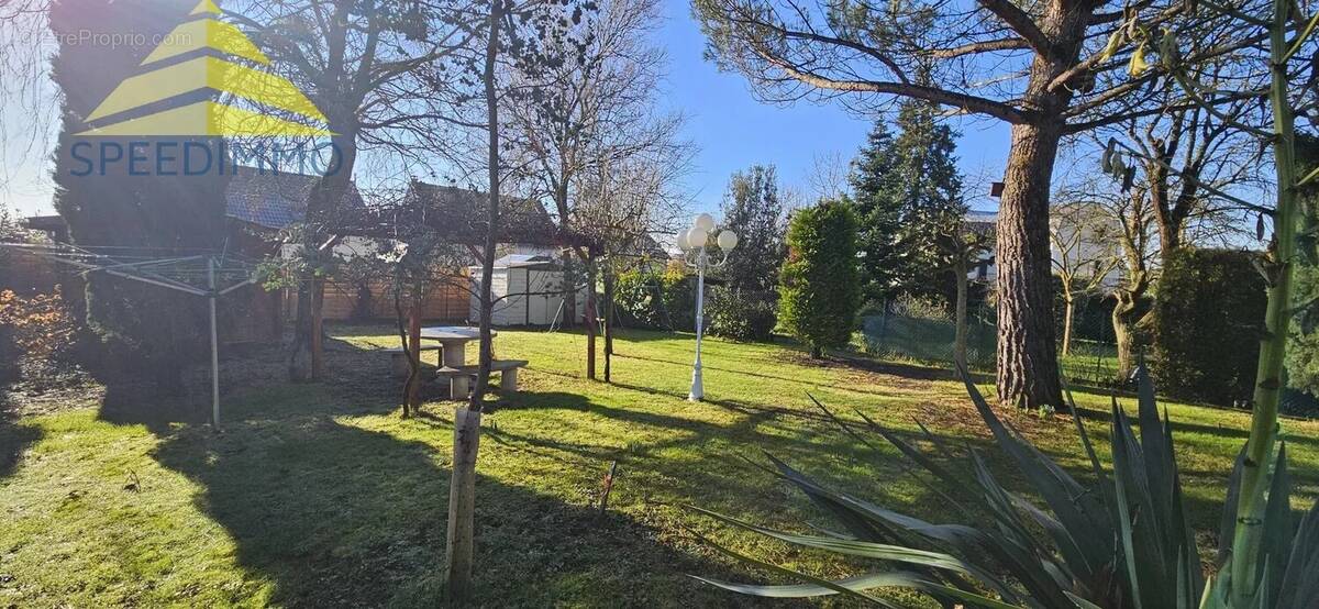 Maison à MANDRES-LES-ROSES