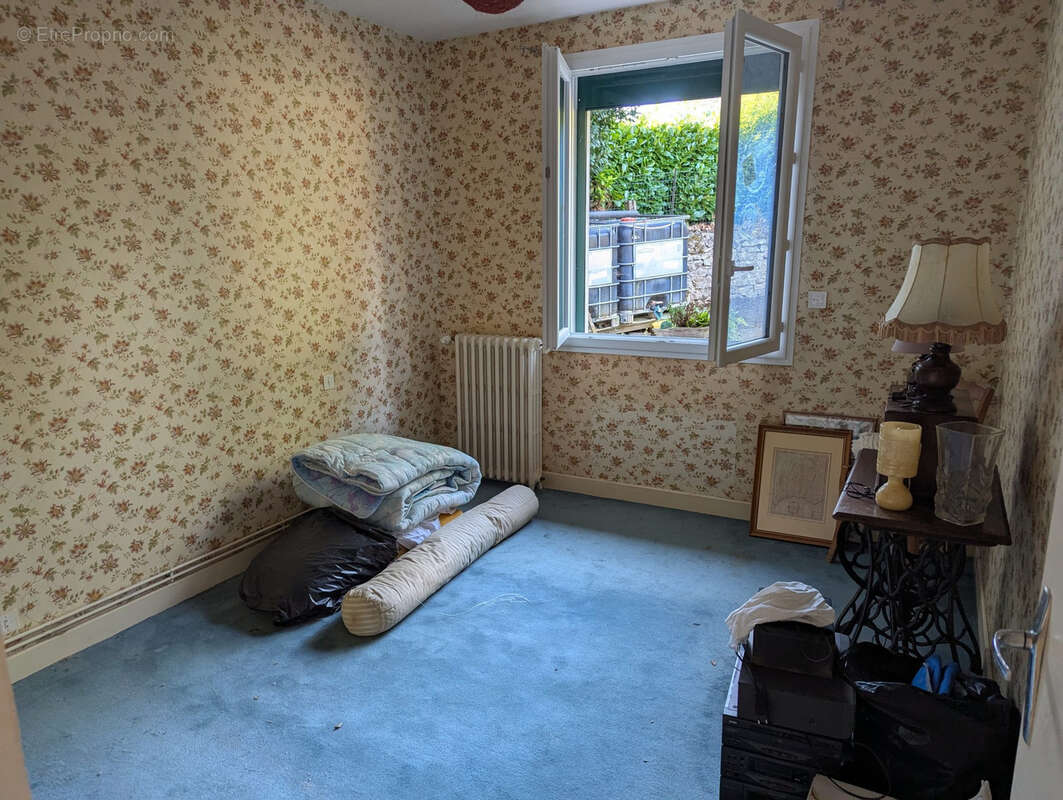 Maison à MONTGIVRAY