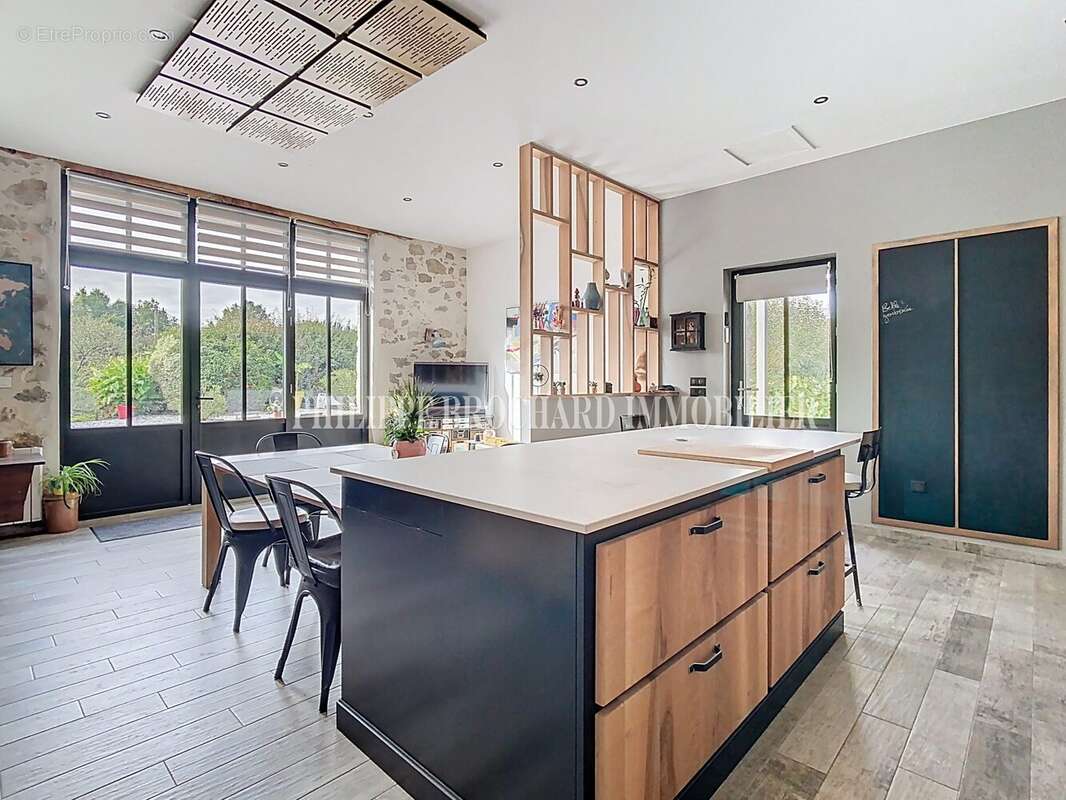 Maison à LE POIRE-SUR-VIE