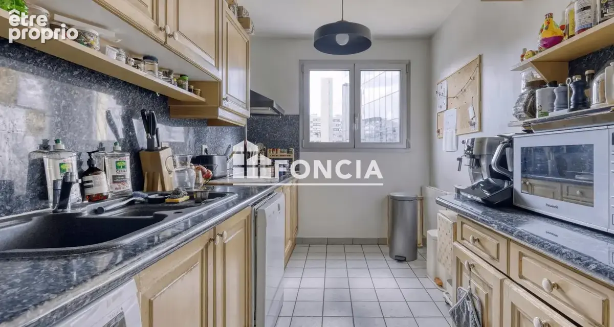 Boulogne-Billancourt – Grand 2 pièces de 56 m² avec balcon, cave et parking - photo 4