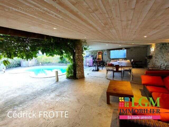Charmant mas en pierre avec piscine et dependances - photo 7
