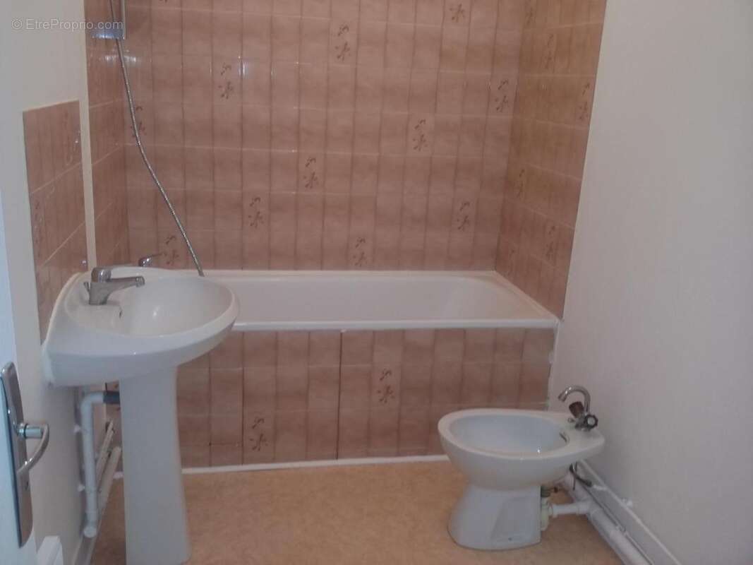 Appartement 58 m² à Orbec  - photo 9