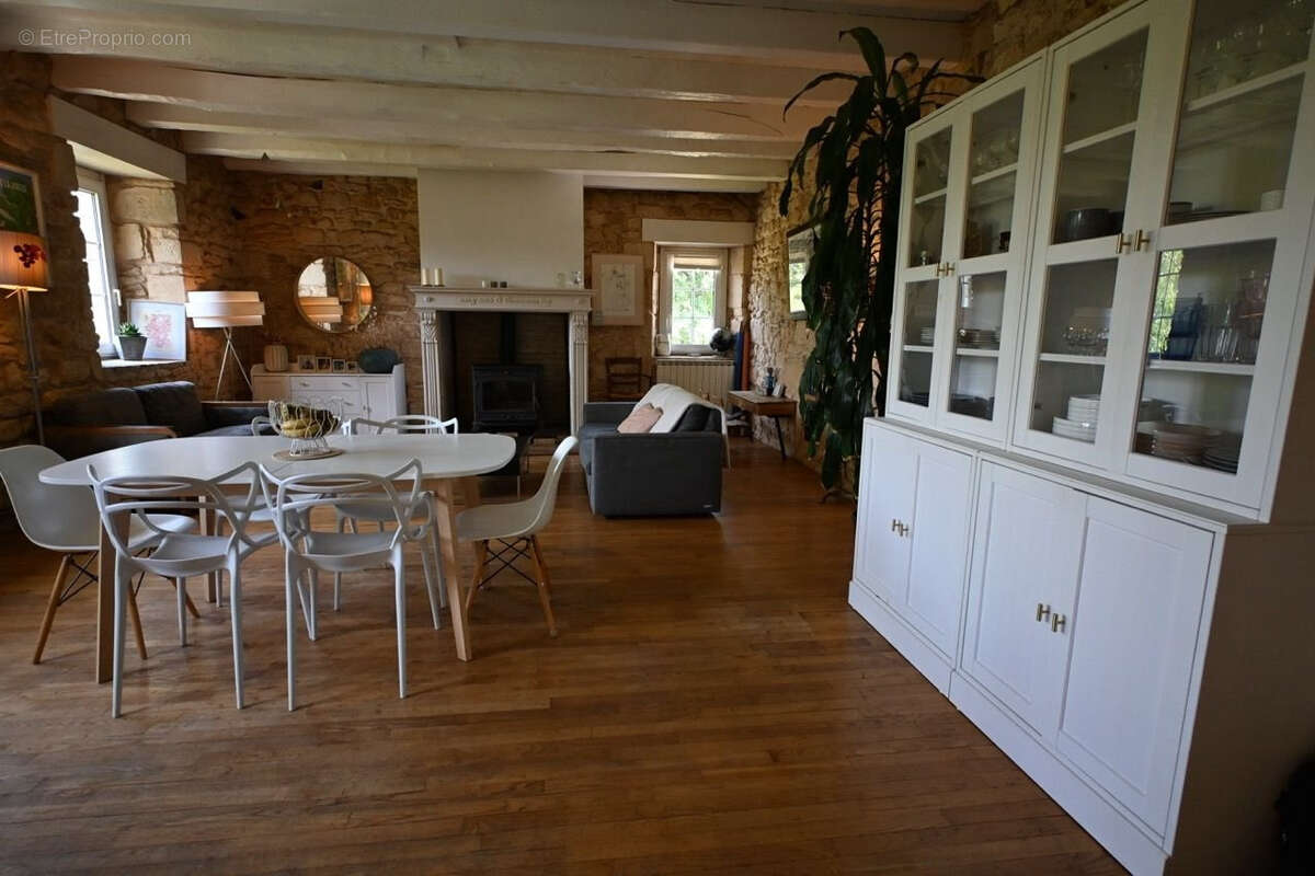 Maison à PUY-L&#039;EVEQUE