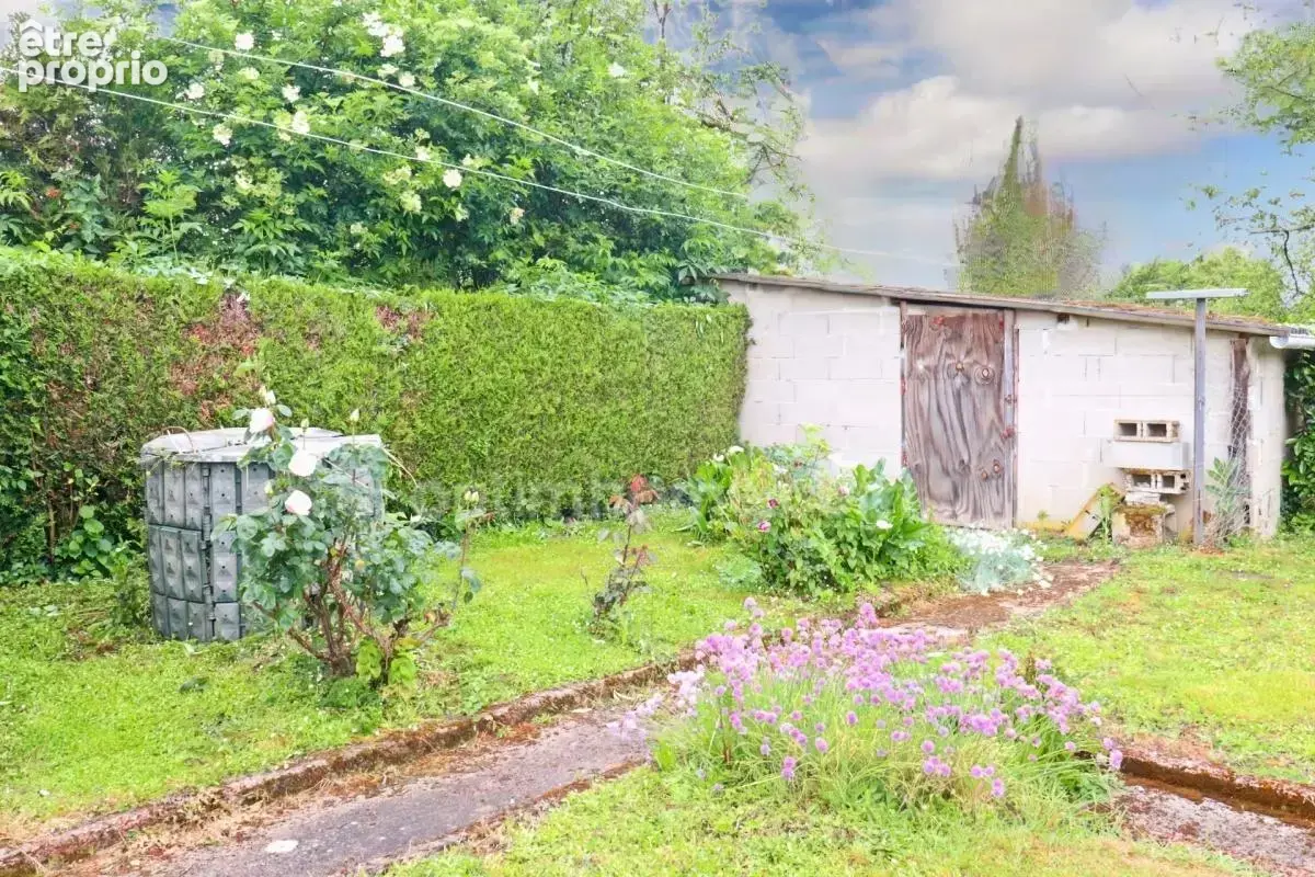 Maison de Villlage de  91,5 m² - 5 pièces - 3 Chambres - Garage - Dépendances - Jardin 300 m² -  ORADOUR SAINT GENEST (87) - photo 20