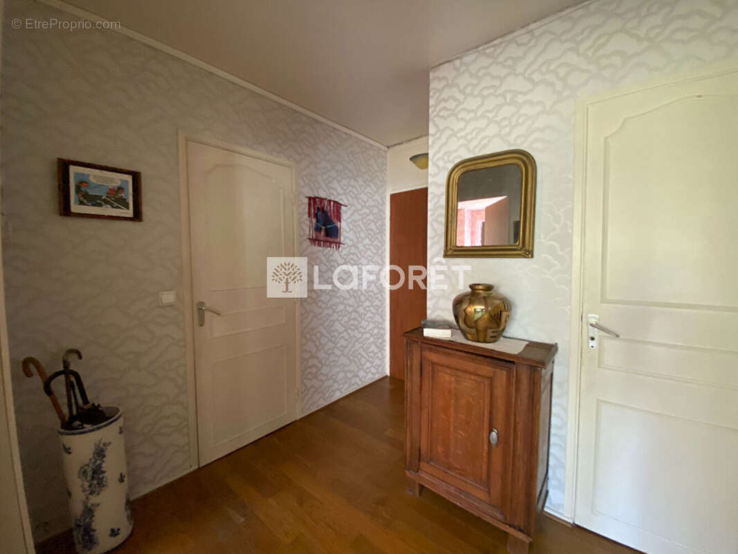 Appartement 2 chambres avec balcon, cave et parking sous-sol  ROUEN Descroizilles - photo 4